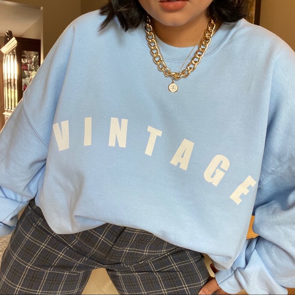Vintage Oversized Crewneck Sweatshirt - Picture 2 of 9